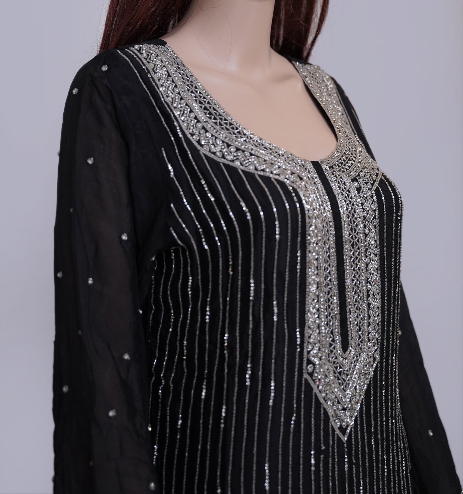 Black dress with cutdana embroidery - Image 2