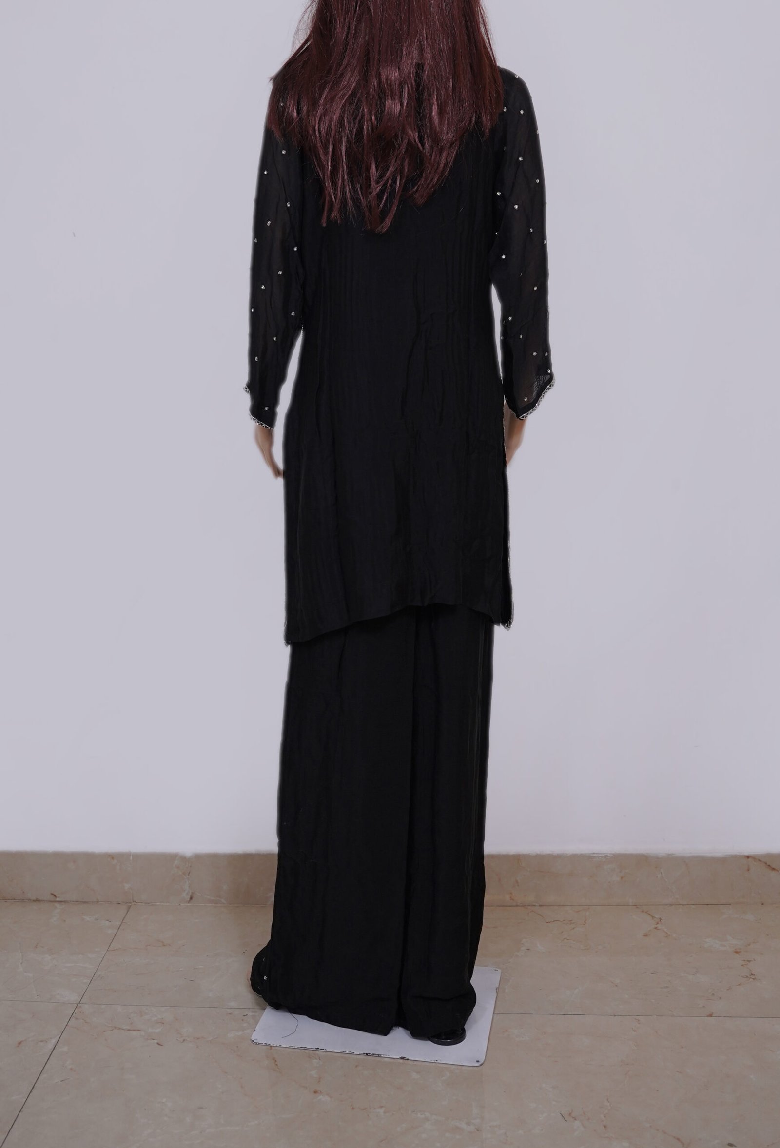 Black dress with cutdana embroidery - Image 3