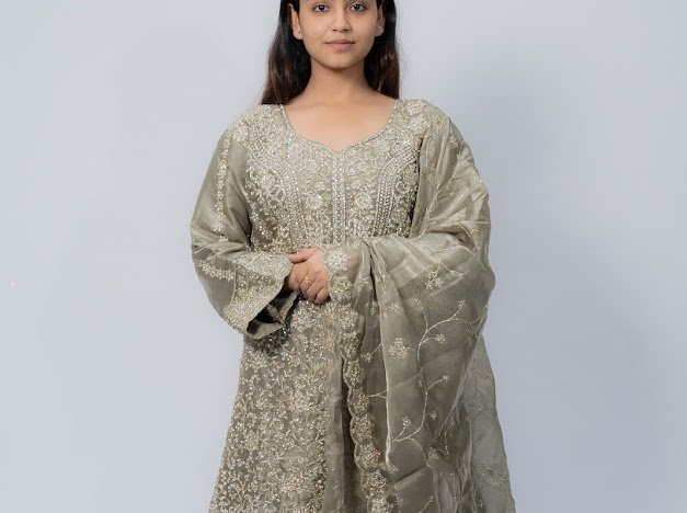 Gray Silver lehnga tissue with embroidery - Image 2