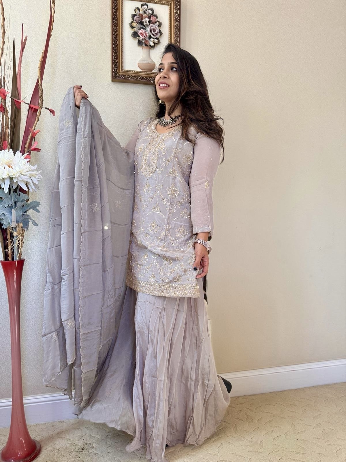 White Gray Garara - Image 9